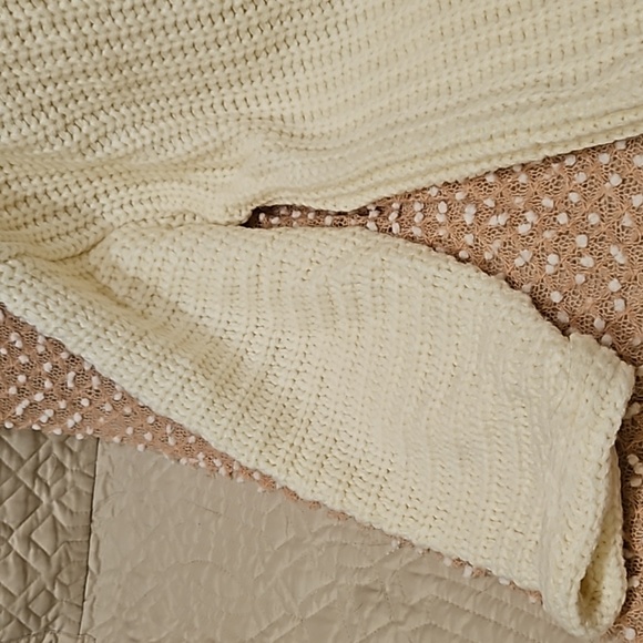 Jodifl Sweater - Picture 8 of 14